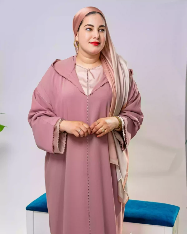 ⁦تألقي بجلابة قطعتين فريدة للمناسبات⁩ - الصورة ⁦3⁩