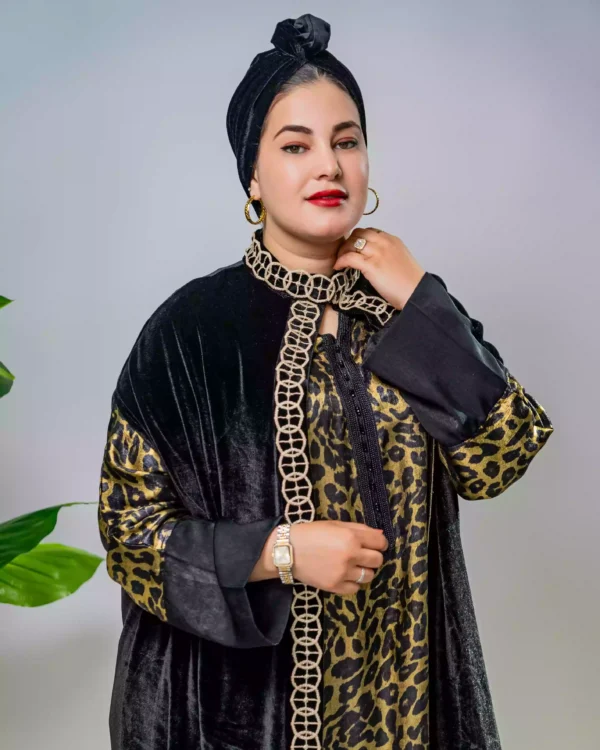 ⁦كاب موبرة بالذهبي فاخر للحضور راقي ولمسة فخمة للمناسبات⁩ - الصورة ⁦5⁩