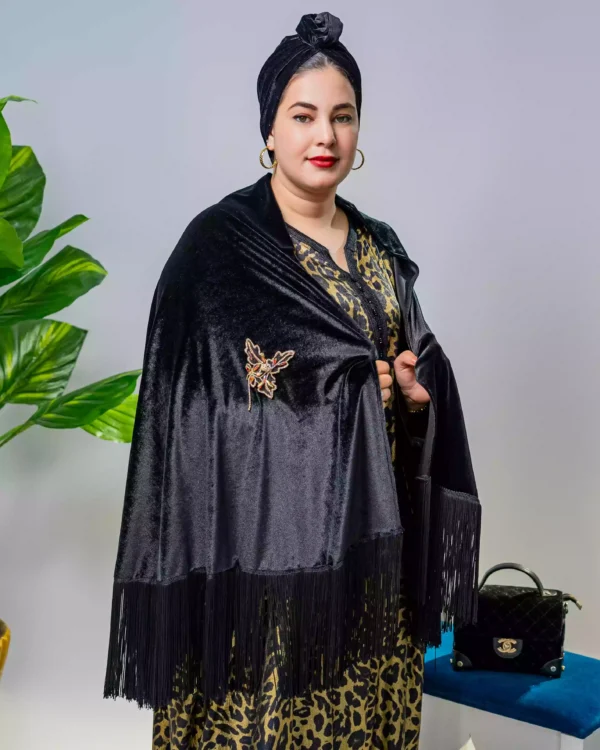 ⁦"تألقي في مناسباتك مع كاب موبرة مزين بتنبات يدوي فخم"⁩ - الصورة ⁦9⁩
