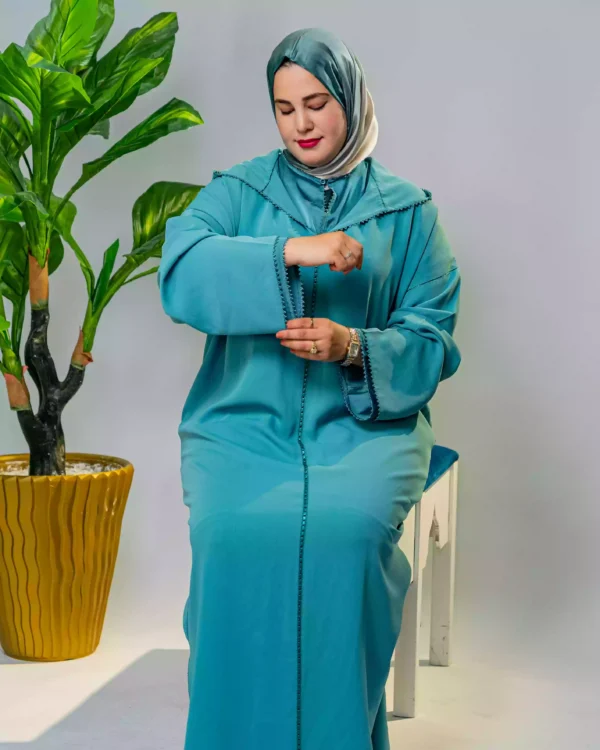 ⁦"جلابة قطعتين بخدمة الراندة أصالة مغربية بحضور عصري"⁩ - الصورة ⁦4⁩