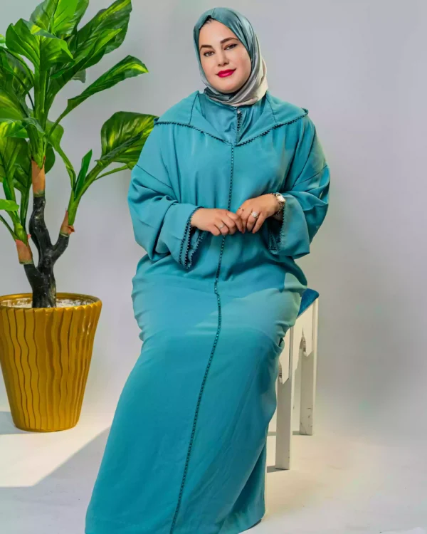 ⁦"جلابة قطعتين بخدمة الراندة أصالة مغربية بحضور عصري"⁩ - الصورة ⁦2⁩