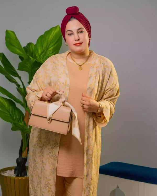 لبسة خفيفة إحساس عميق وأناقة من القلب LAMSA