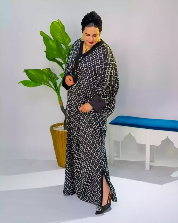 ⁦قندورة أوفرسايز بتوب ساتان HOYAM⁩ - الصورة ⁦2⁩
