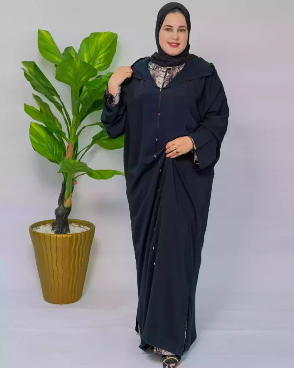 جلابة الحية أناقة مغربية تواكب العصر