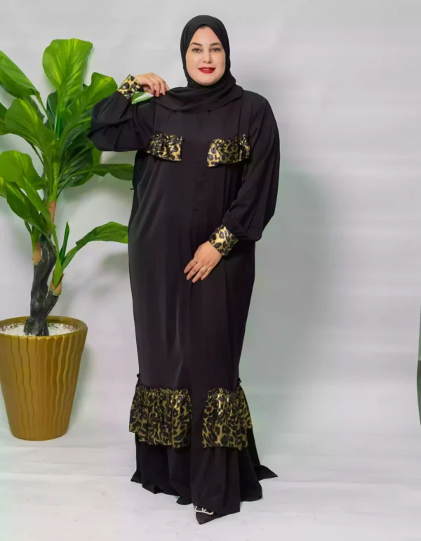 "عباية مغربية كريب بتايكر أناقة الأصالة بلمسة عصرية"